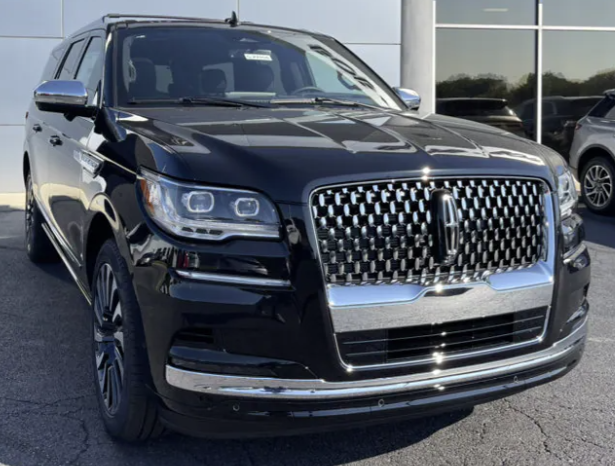 
								Import/Export Ready 2024 Lincoln Navigator L 4×4 Black Label full									